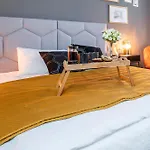 Apartment Polonia Residences 70- Locations -fabryczna Station, Piotrkowska Street -theatres -museums -ec1 Planetarium *