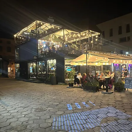 Polonia Residences 70- Locations --off Piotrkowska Street -theatres -museums-fabryczna Railway Station 3mins Apartman Łódź