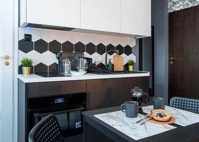 Polonia Residences 70- Locations -fabryczna Station, Piotrkowska Street -theatres -museums -ec1 Planetarium