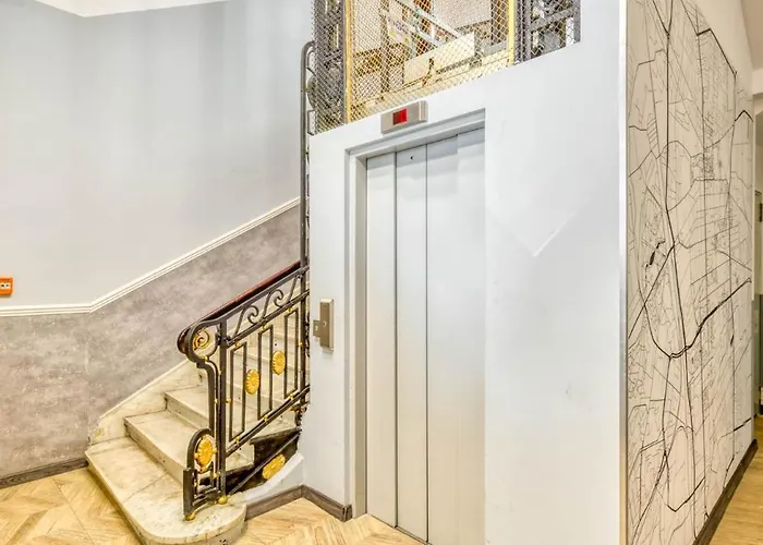 Polonia Residences 70- Locations -fabryczna Station, Piotrkowska Street -theatres -museums -ec1 Planetarium *