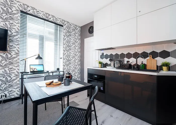 Polonia Residences 70- Locations -fabryczna Station, Piotrkowska Street -theatres -museums -ec1 Planetarium * Łódź