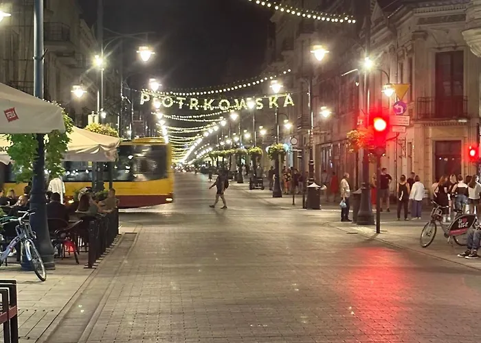 Polonia Residences 70- Locations -fabryczna Station, Piotrkowska Street -theatres -museums -ec1 Planetarium *